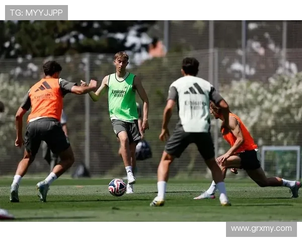 皇马新援首秀!阿诺德、赫伊森领衔出战世俱杯(1)